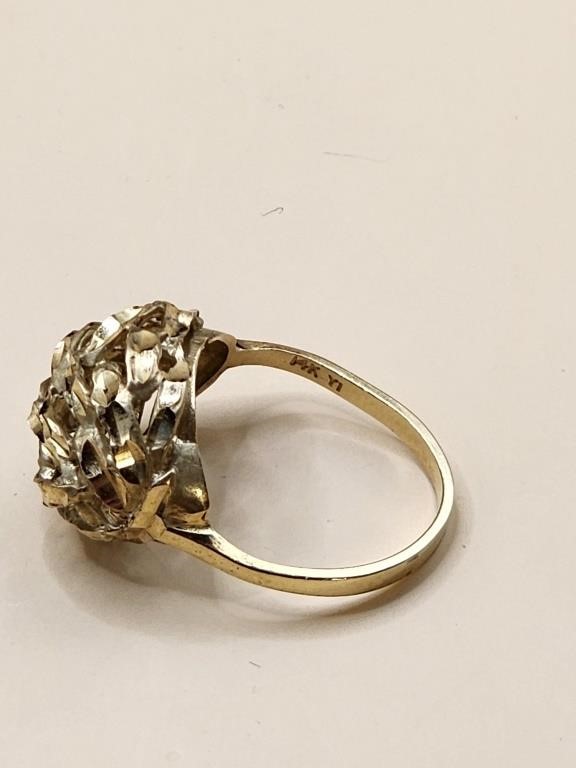 14kt Gold Ring Size 7.5 4.28 Grams