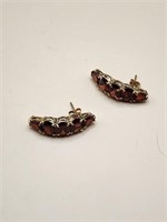 10KT Gold Oval Hoop Earrings Garnet 3.67 Gram