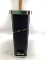 Black step trash can