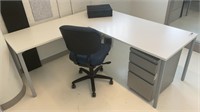 1 LOT, L-Shaped Office Desk w/ 4 Tier Drawer &