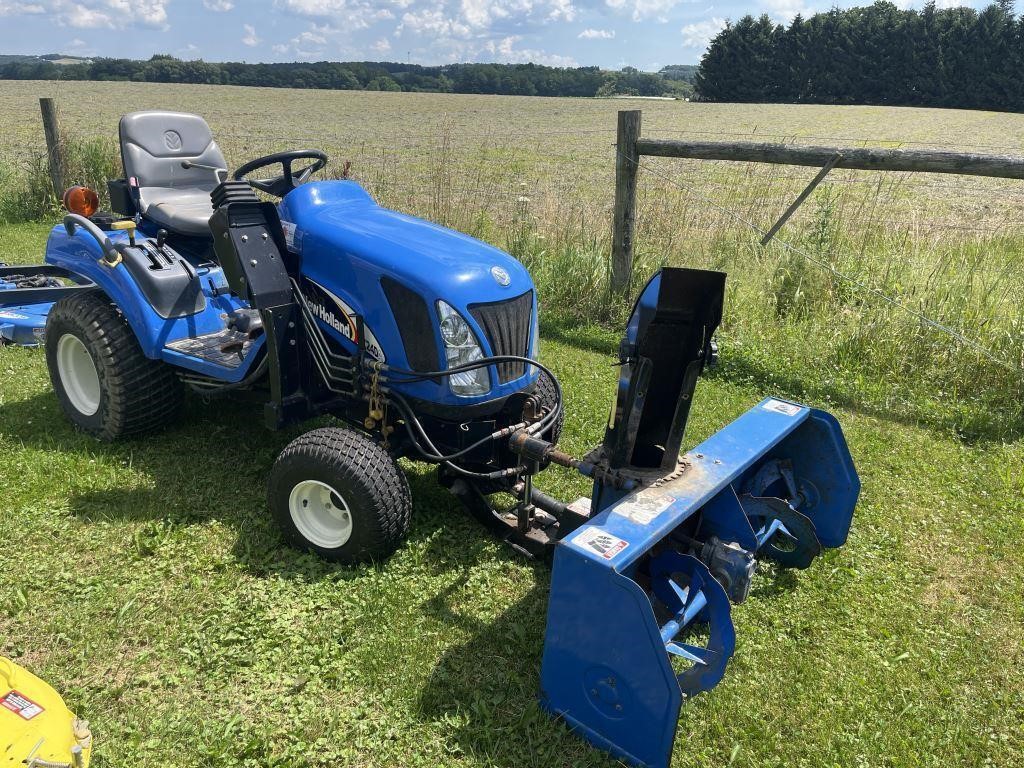 2003 New Holland TZ24DA Tractor