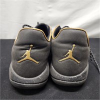 Black and Gold Jordans; 6.5Y