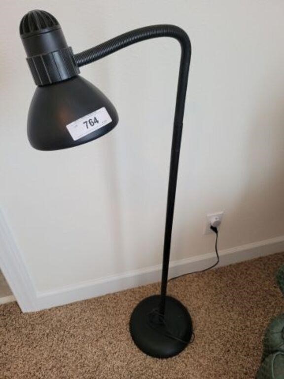 GOOSE NECK FLOOR LAMP