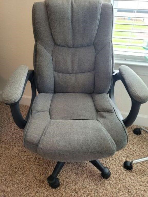 UPHOLSTERED OFFICE CHAIR