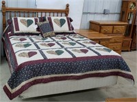 Queen Size Oak Bed (Bed & Quilt Only)