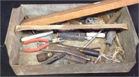 Lot of vintage tools in a vintage tray