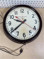 vintage clock- 12"