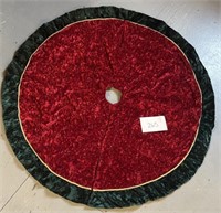 Christmas tree skirt red/green & gold lining 42"