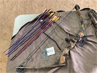 Youth Browning Bow 22 inches 30 pounds, Arrows & C