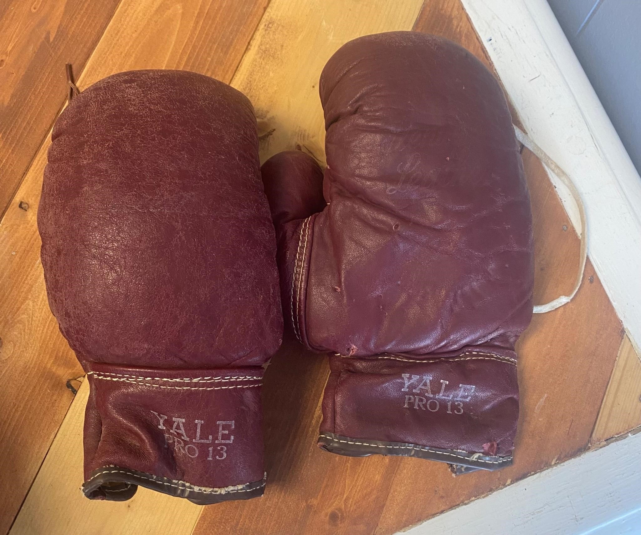 1940s Yale Pro 13 Leather Boxing Gloves