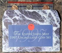 1997 D&P MINT SETS W/ ENVELOPE