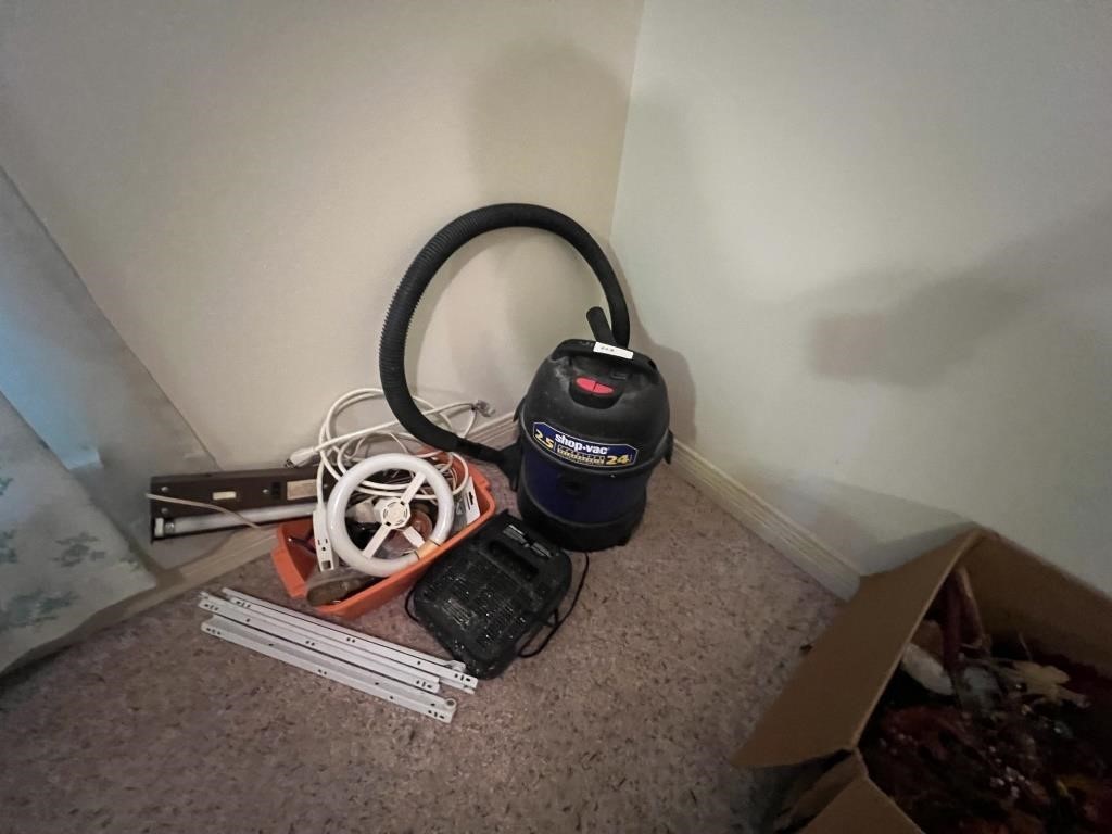 CORDLESS SHOP VAC WITH CHARGER