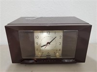 Antique Philco Radio/Clock, Works