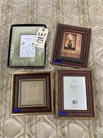 2 Picture Frames & 2 Small Pieces of Wall Décor