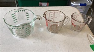 3 Glass Measuring Cups