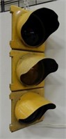 TRAFFIC SIGNAL LIGHT