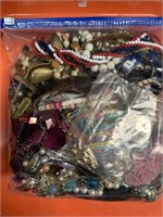 6.29 LBS OF SCRAP & COSTUME JEWELRY