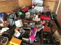 Trailer Of Abandon Auction items