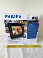 Phillips 8' Digital Picture Frame Looks to be N