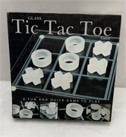 Tic tac toe glass game