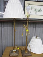 PAIR OF LAMPS, GILDED FOOTING