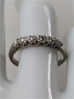 18KT GOLD & DIAMOND RING