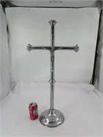 Grand crucifix en métal de 26.5po de haut