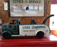 Metal Cities Service tow truck.