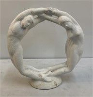 Statue of Man and Woman in Form of A Circle