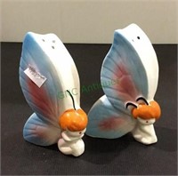 Adorable vintage made in Japan salt and pepper