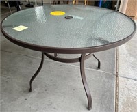 Q - ROUND PATIO TABLE (G9)