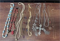 Lot of 20 costume jewelry necklaces