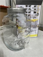 Glass jar drink dispenser