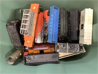 20+ pcs - Tote of Lionel Train Cars/Parts
