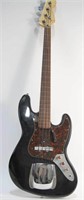 ELECTRIC 4 STRING FENDER BASS