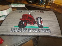 18"X27" DOOR MAT - RED TRACTOR