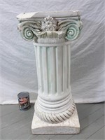 Piédestal en plâtre, 11x11x23po plaster pedestal