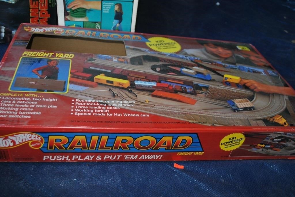 1983 Mattel Hot Wheels railroad freightyard