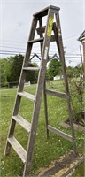 Wooden 6 ft ladder