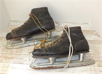 VINTAGE MEN'S ICE SKATES