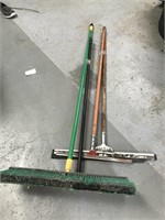 PUSH BROOM SQUEEGIES