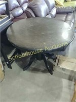 Round dining table approx 40" round