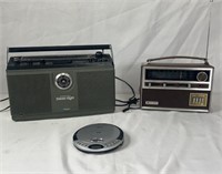 2 VTG Radios & CD Player