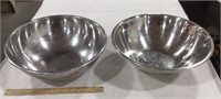 2 mixing bowls no visible markings