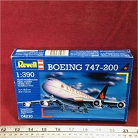 1997 Revell Boeing 747-200 Model Kit