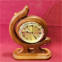 Wooden Quartz Mantle Clock