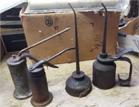 Metal oil cans Eagle and unmarked