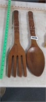 20" TALL WOOD FORK & SPOON (WHEN UR REALLY HUNGRY)