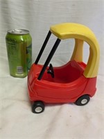 Miniature Little Tikes Cozy Coupe 6" tall