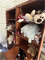 Bookshelf and desk shelf with toys
